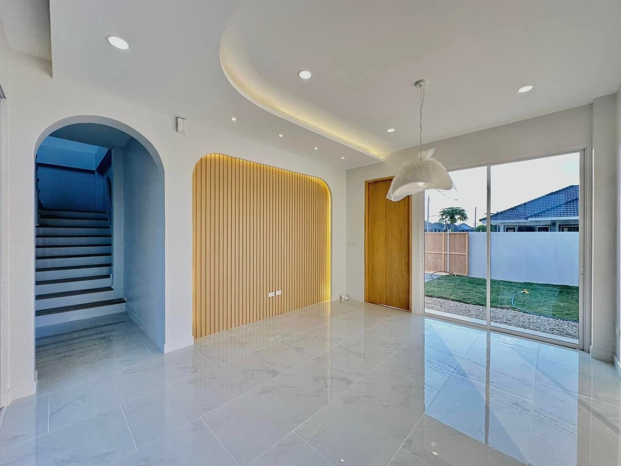 ขายบ้านโมเดิร์น มินิมอล 2 ชั้น ใกล้เมืองเชียงใหม่ | Private Courtyard  - รูปที่ 5