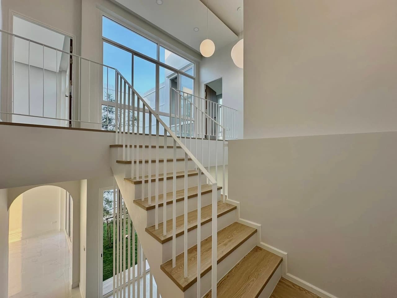 ขายบ้านโมเดิร์น มินิมอล 2 ชั้น ใกล้เมืองเชียงใหม่ | Private Courtyard  - รูปที่ 2